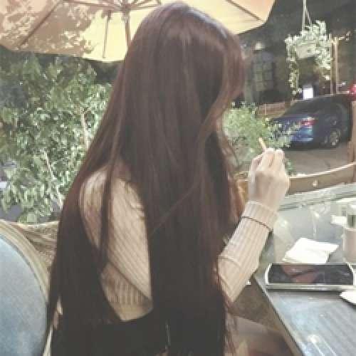 張雨荷出現(xiàn)